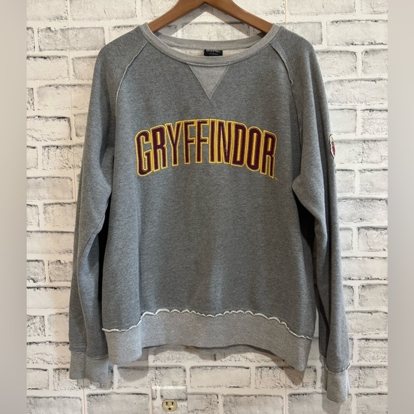 universal studios Other - Wizarding World of Harry Potter Universal Studios gray crew neck sweatshirt L